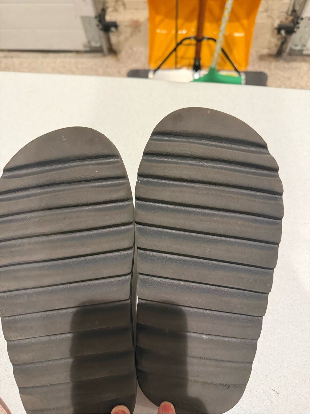 adidas Yeezy Black Slide Sandals - Picture 3 of 5